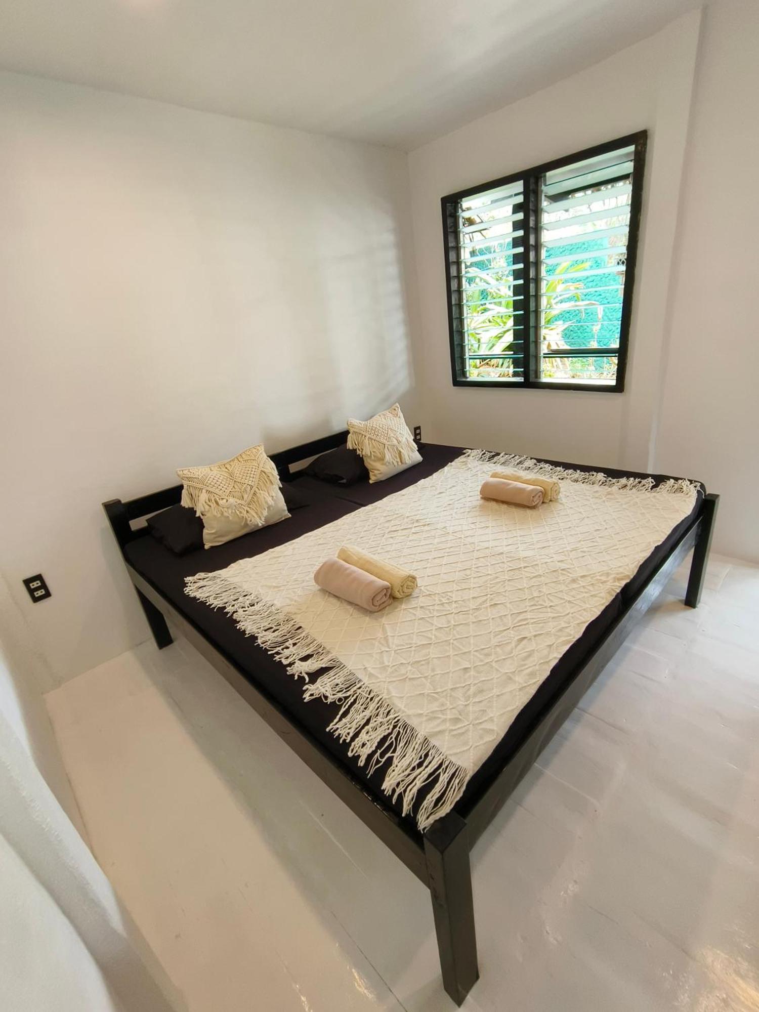 Cliff Garden Hostel Siquijor Room photo